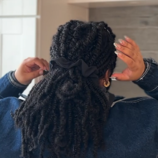 Satin Scrunchy in Black