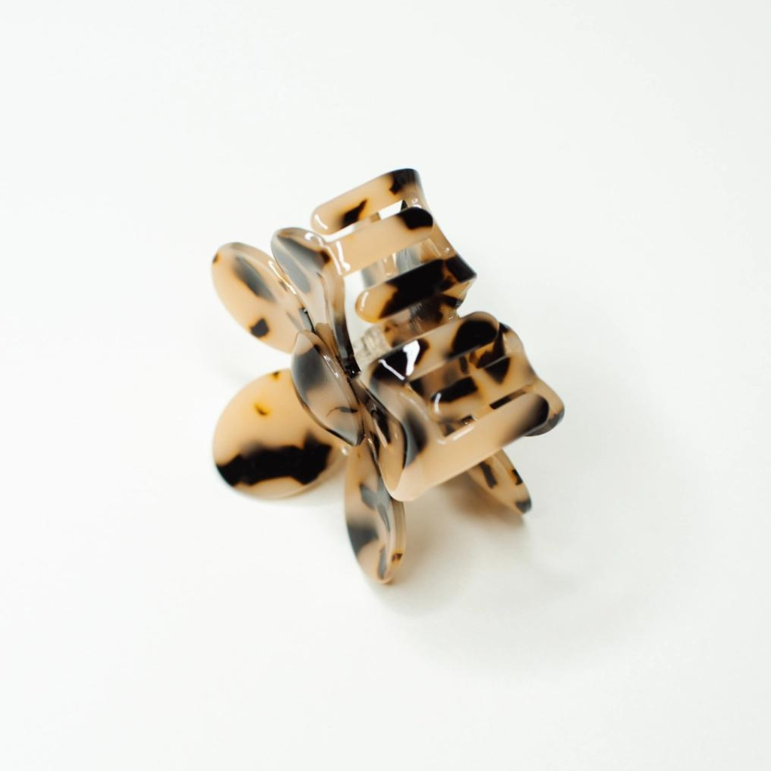 Lily Sweet Spot Clip in Tortoise