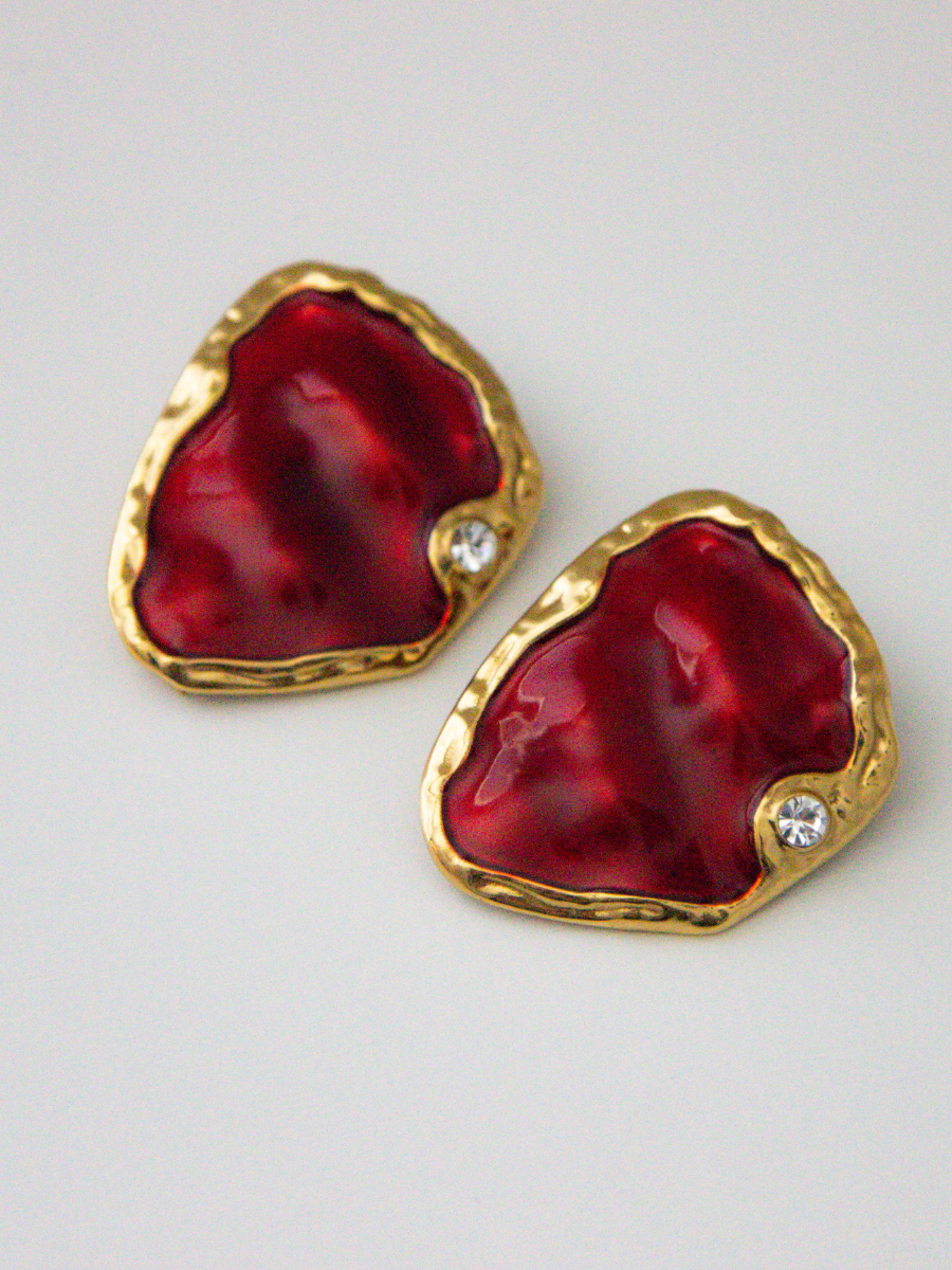 Heart-Shaped Hair Clip in Crimson Rose