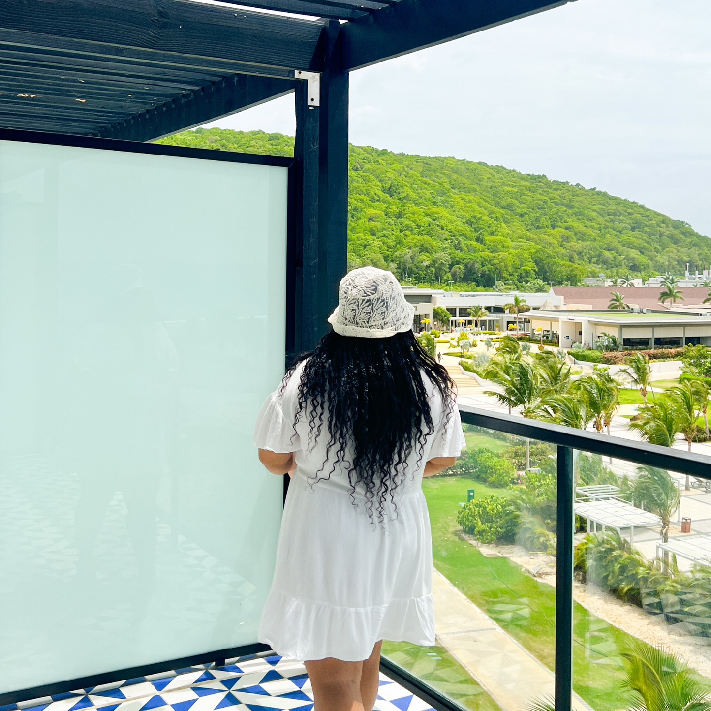 Embroidered Bucket Hat in Cosmo