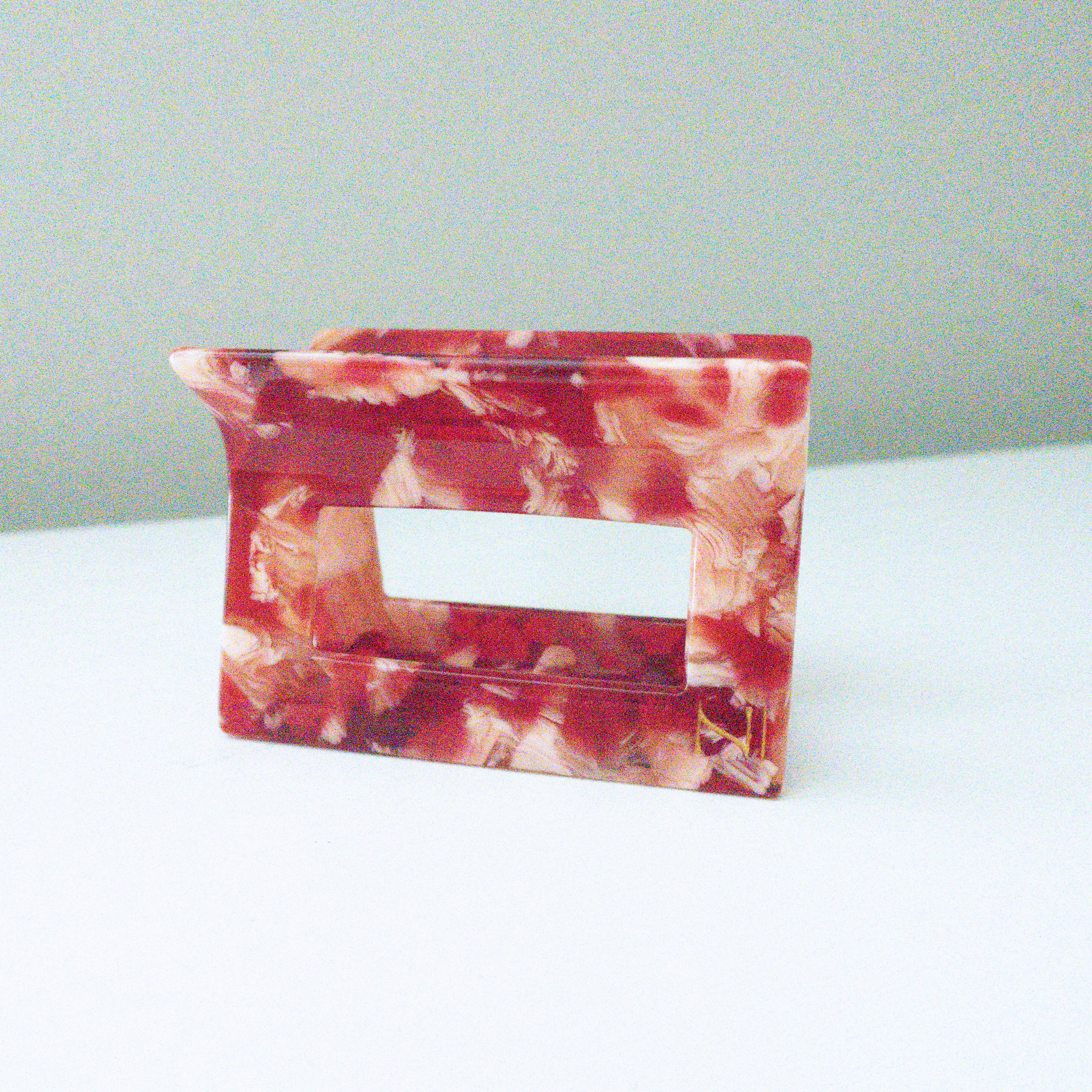 Petite Claw Clip in Pearly Red