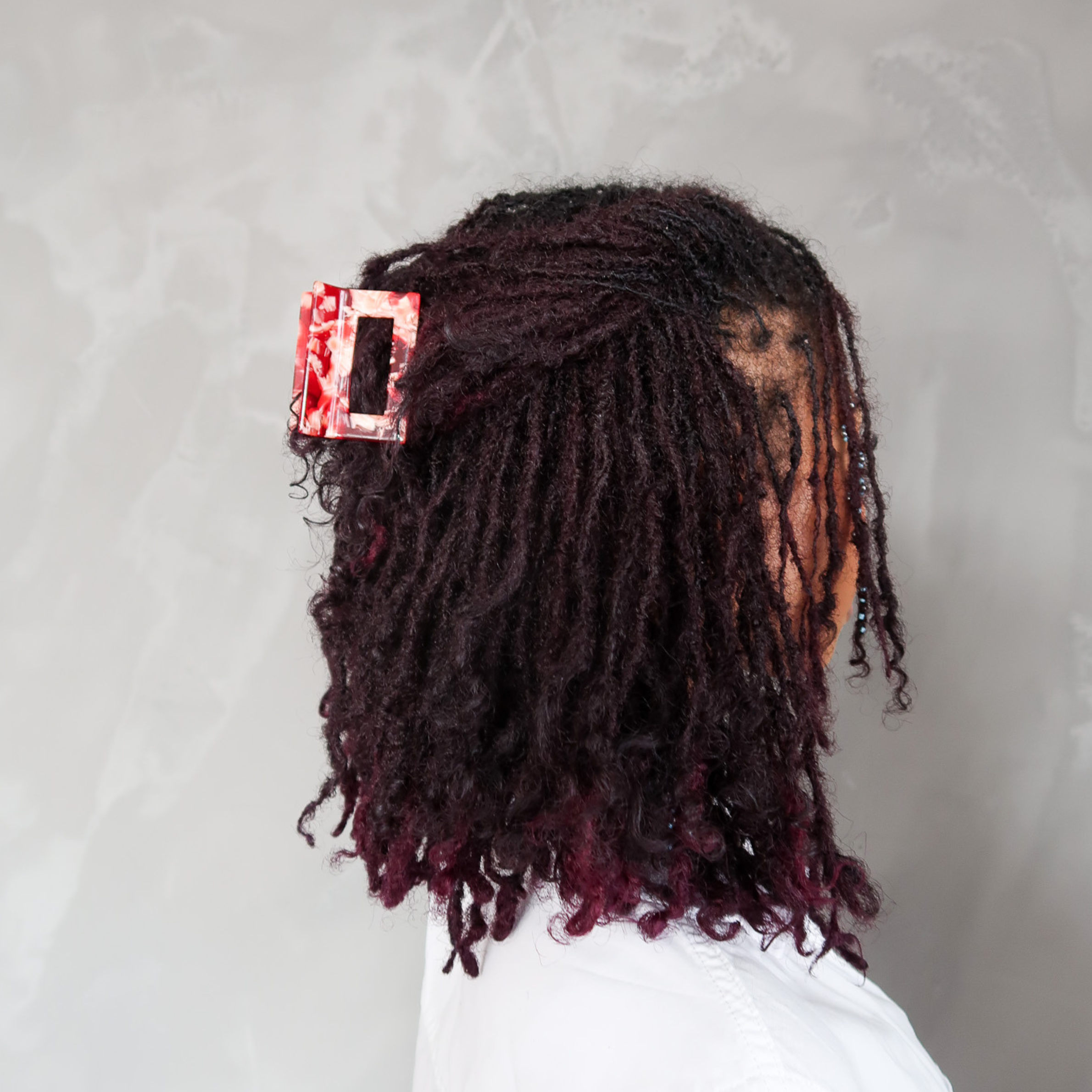 Petite Claw Clip in Pearly Red