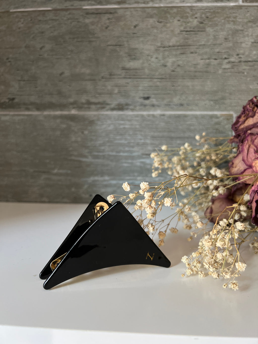 Sweet Spot Claw Clip in Black Rose