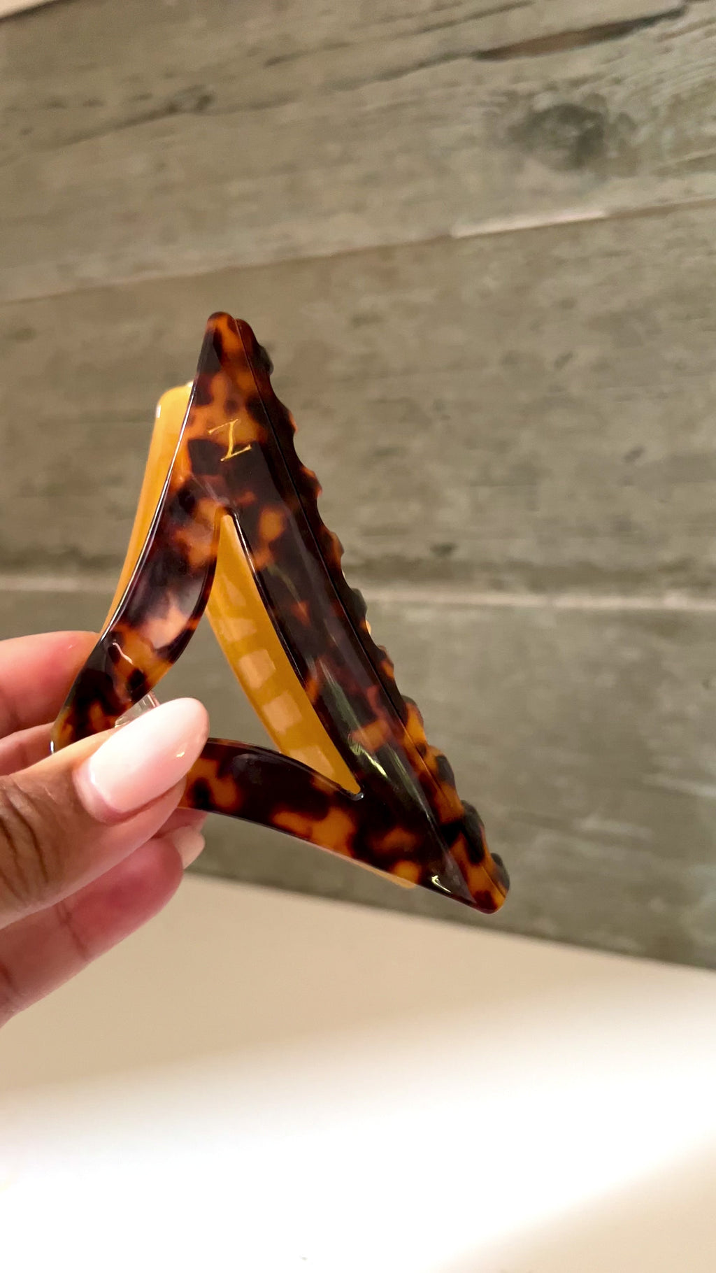 Mega Claw Clip in Latana
